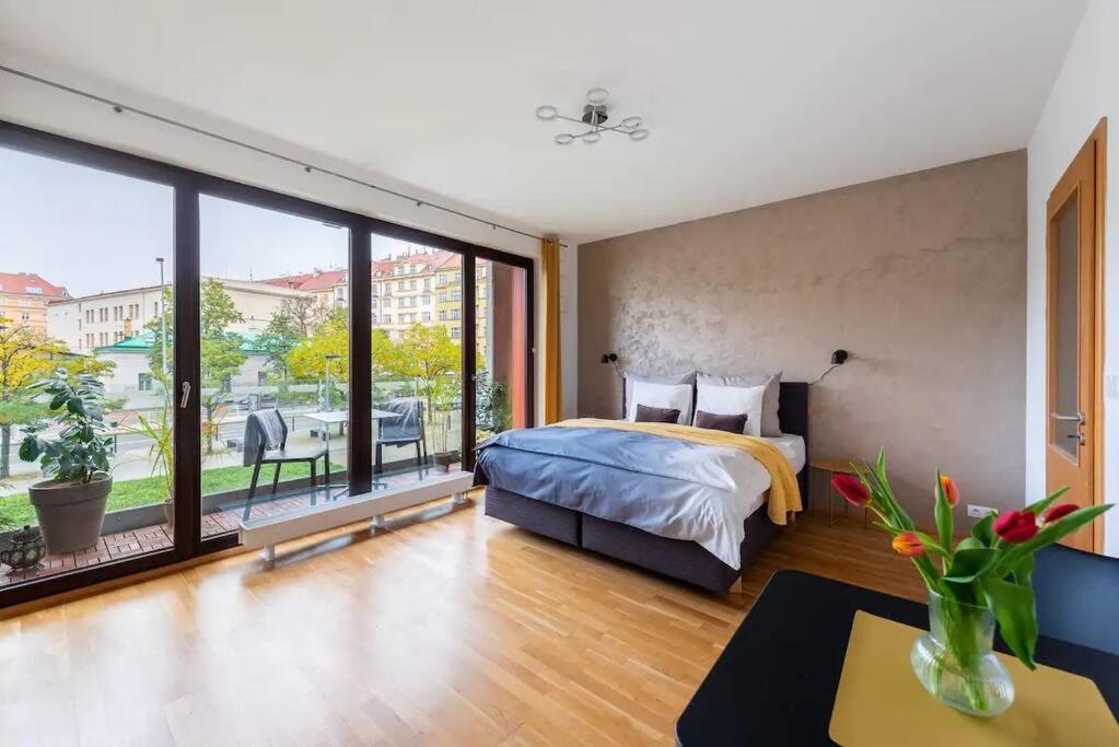 Apartment W/ Free Garage Parking 布拉格 外观 照片
