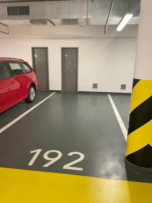 Apartment W/ Free Garage Parking 布拉格 外观 照片